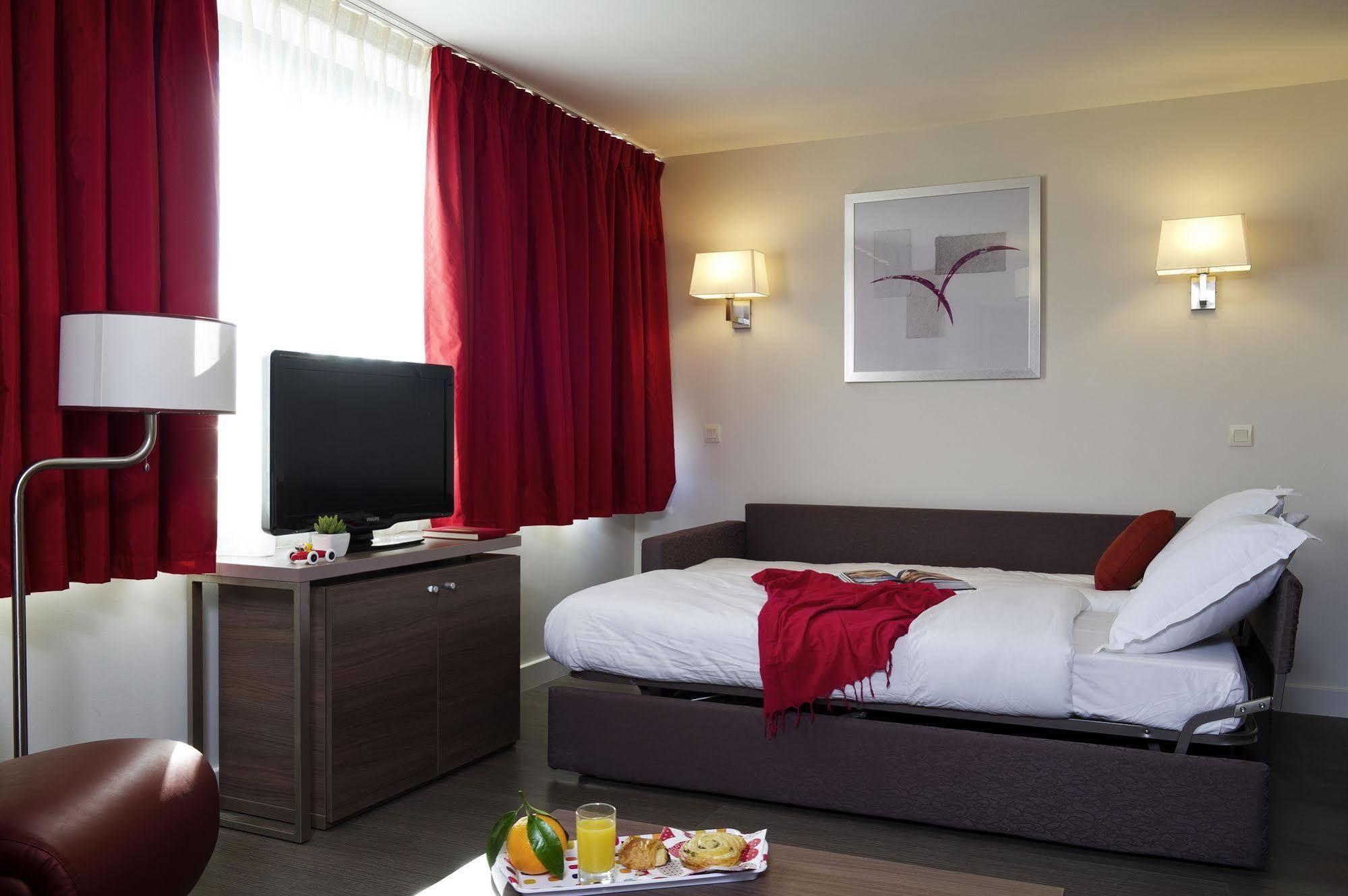 Aparthotel Adagio Caen Centre Exteriér fotografie
